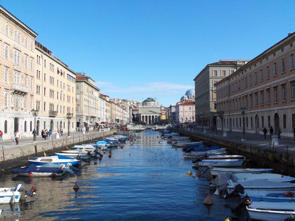 Seven Historical Suites Trieste Chambre photo